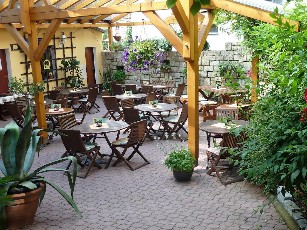 Penzion Holiday Mariánské Lázně Exteriör bild