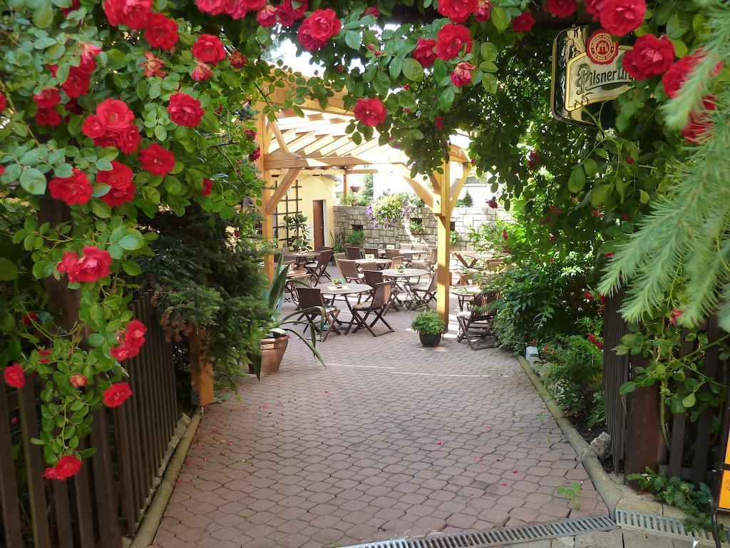 Penzion Holiday Mariánské Lázně Exteriör bild